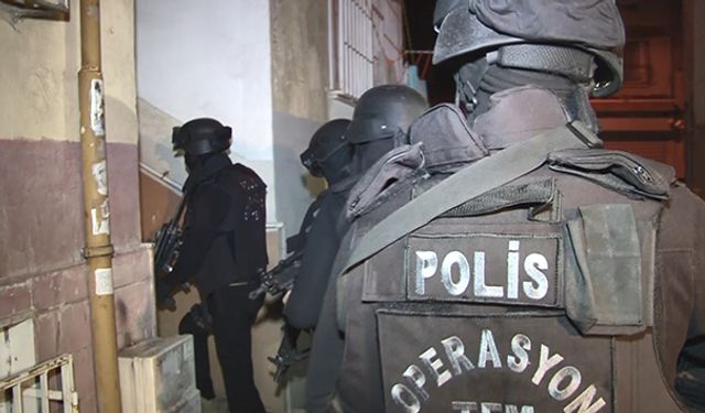 Manisa'da FETÖ'ye şafak operasyonu