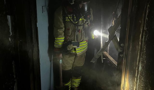 Manisa’da korkutan yangın: 3 kişi son anda kurtarıldı!