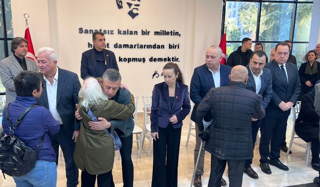 Özgür Özel, Durbay ailesiyle beraber taziyeleri kabul etti