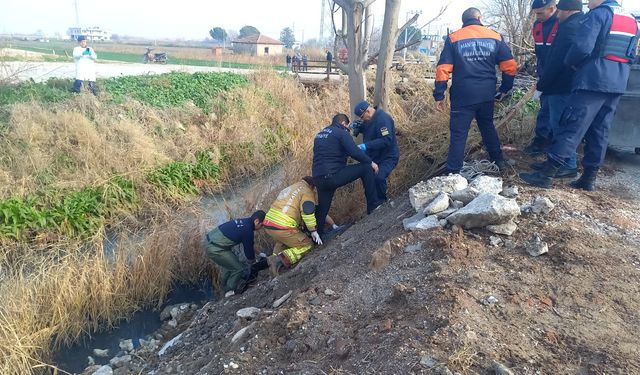 Manisa Şehzadeler'deki dere yatağında erkek cesedi bulundu