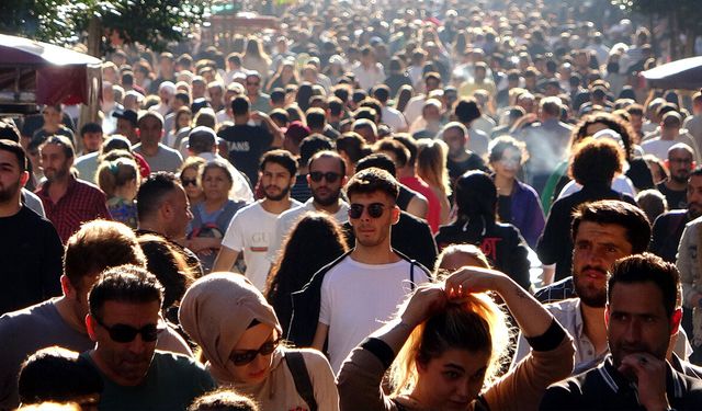 Türkiye'de evliler daha mutlu