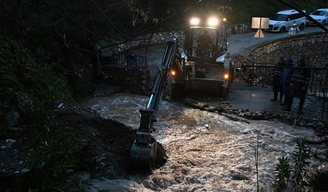MASKİ tüm birimleriyle sahaya indi