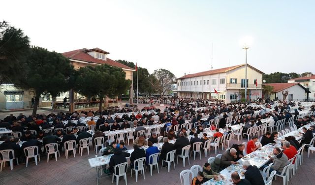 Başkan Şimşek yurttaşlarla iftar sofrasında buluştu