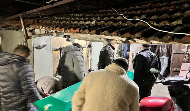 Manisa'da 53 yaşındaki adam evinde ölü bulundu