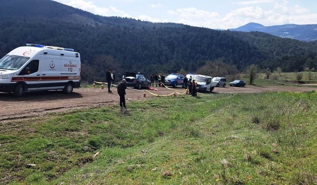 Tamir etmeye çalıştığı aracının altında kalan adam hayatını kaybetti