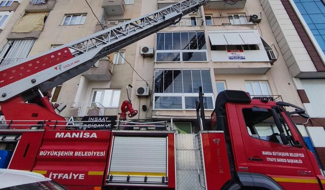 Manisa'da çamaşır makinesi yangına sebep oldu