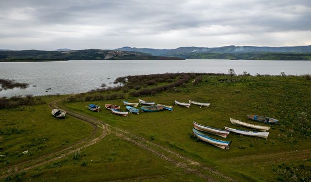 Demirköprü Barajı doldu, balıkçı umutlandı