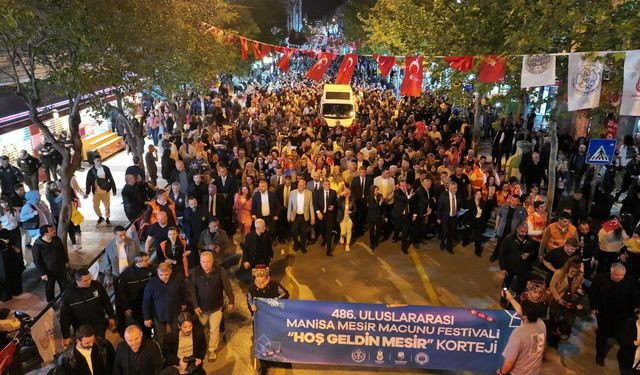 'Hoş Geldin Mesir Korteji'nde renkli görüntüler