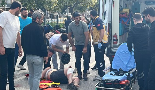 Manisa'da facia üstüne facia: Asansörde kurtarma çalışması yapılırken 2 motosiklet çarpıştı
