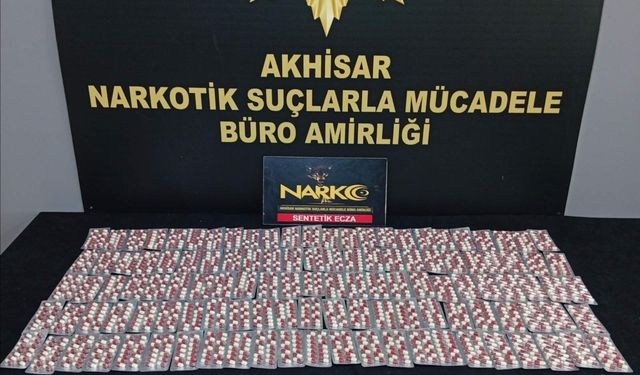 Manisa'da yüzlerce sentetik hap ele geçirildi