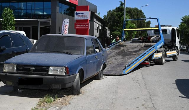 Manisa'da hurda araçlar toplanıyor