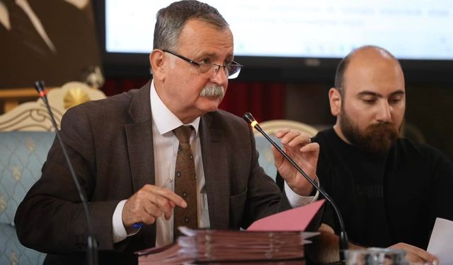CHP'nin Özgür Özel’e destek bildirisi Yunusemre Meclisi’nde tartışma yarattı