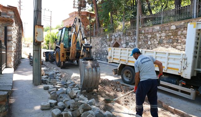 Şehzadeler Belediyesi'nden 67 mahalleye eşit hizmet