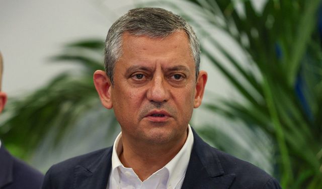 Özgür Özel ve ekibi CHP'den istifa etti