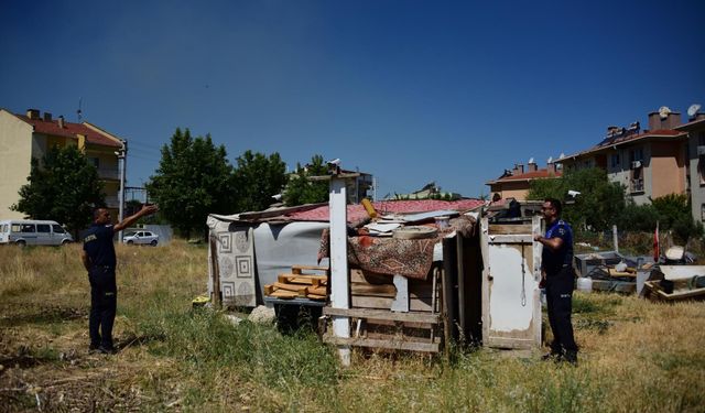 Kaçak yapılara Şehzadeler Belediyesi’nden müdahale