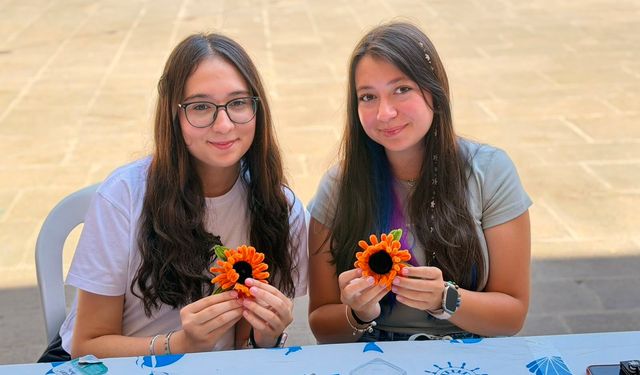 Tarihi Kurşunlu Han'da renkli tasarımlar