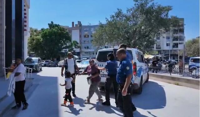 Zabıta memurunu darbeden 2 kadın dilenci tutuklandı