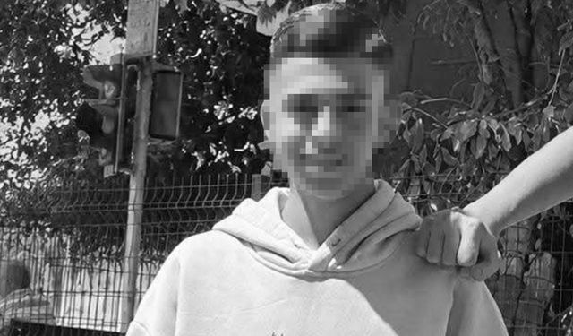 16 yaşındaki çocuk silahla oynarken canından oldu