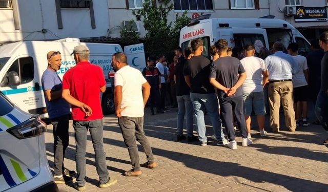 Manisa'da berber dükkanına silahlı saldırı: 2 ölü