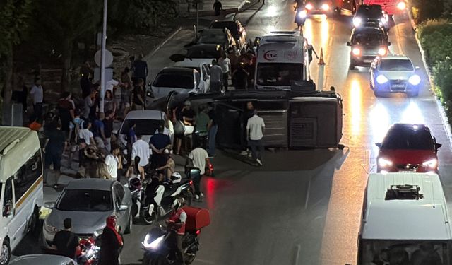 Manisa'da makas atan sürücü 5 araca çarpıp kaçtı