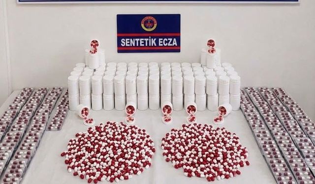 Manisa'daki uyuşturucu operasyonunda binlerce hap ele geçirildi