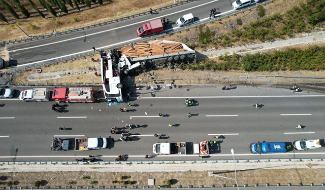 Manisa'daki otobüs kazasında ölü sayısı 12'ye yükseldi
