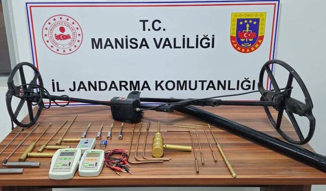 Manisa jandarmasından definecilere suçüstü