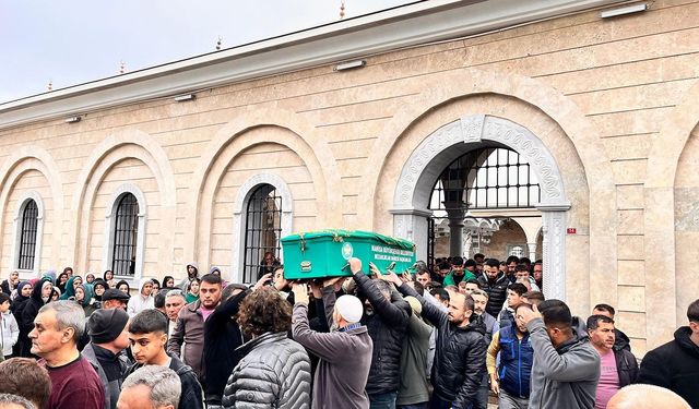 Manisa'da kalbine yenilen 15 yaşındaki çocuk son yolculuğuna uğurlandı