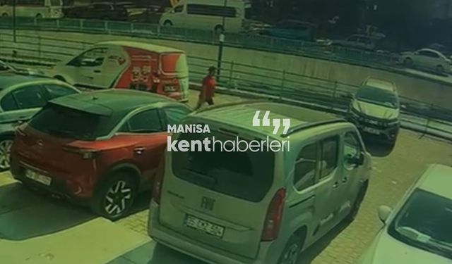 Manisa'da geri manevra yapan araç yayaya çarptı