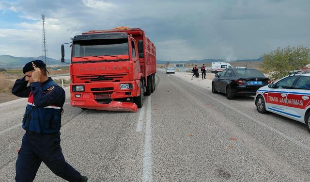 Manisa'da kamyon elektrikli bisiklete çarptı: Sürücü öldü
