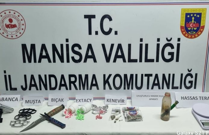 Manisa'da 5 adrese uyuşturucu operasyonu