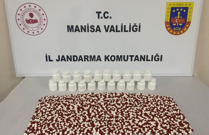 Manisa'da binlerce sentetik ecza hapı ele geçirildi