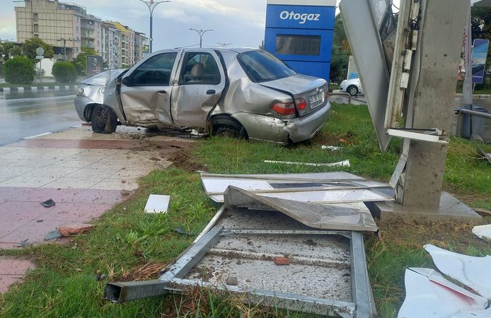 Manisa'da yağışlı hava kazaya sebep oldu