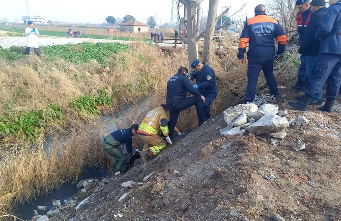 Manisa Şehzadeler'deki dere yatağında erkek cesedi bulundu