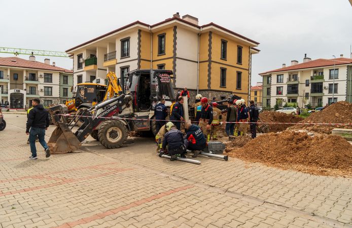 Manisa'da göçük altında kalan işçinin cansız bedeni bulundu