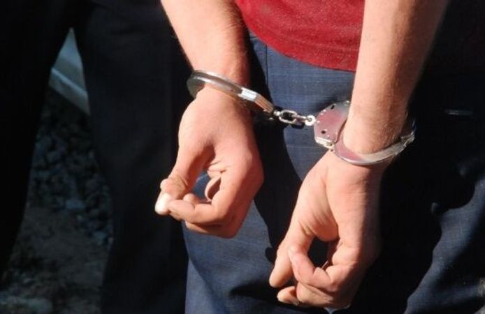 İzmir'de okul saldırısı hazırlığı iddiasına 8 gözaltı