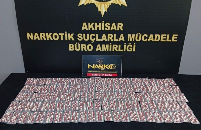 Manisa'da yüzlerce sentetik hap ele geçirildi