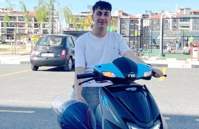 Manisa'da 15 yaşındaki çocuk motosiklet kazasında hayatını kaybetti