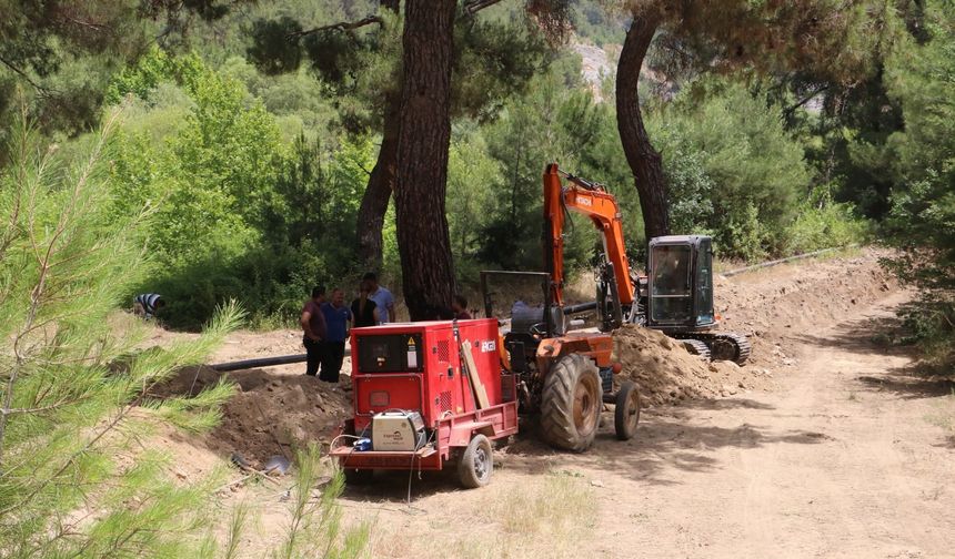 Taşkuyucak’ta eski içme suyu hattı yenileniyor