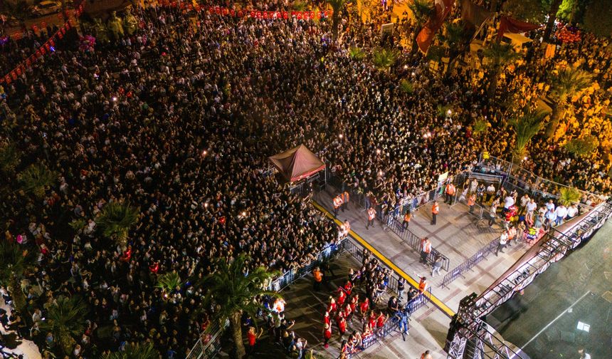 Turgutlu Belediyesinden Zafer Bayramı’nın 102. yılında muhteşem kutlama