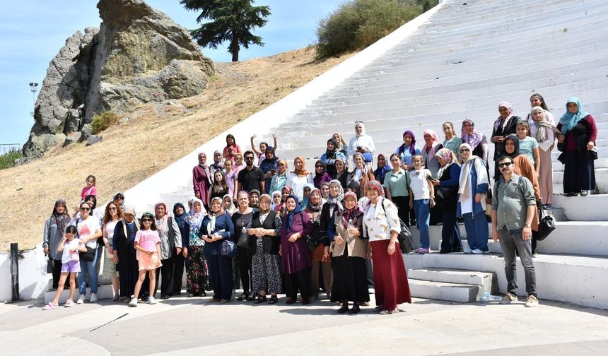 Demircili kadınlar "Adım Adım Manisa" projesiyle kenti gezdi