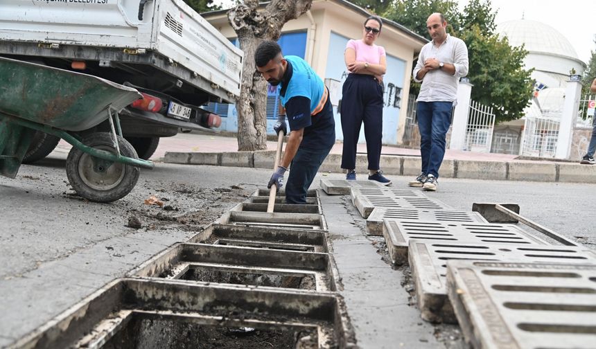 MASKİ'den yağmur suyu ızgaraları ve kanalizasyon hatlarında yoğun mesai