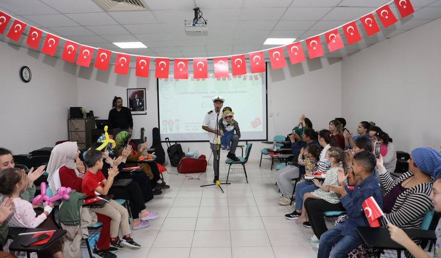 Manisa'daki onkoloji servisindeki çocuklar Cumhuriyet Bayramı’nı kutladı