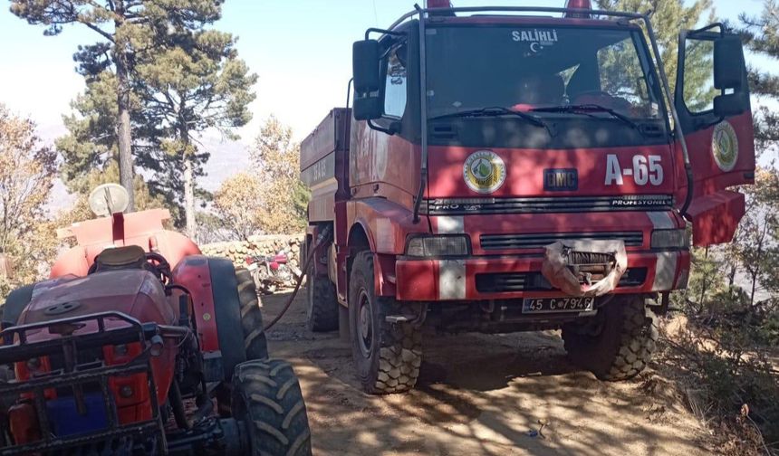 Manisa’da ormanlık alanda çıkan yangın büyümeden söndürüldü