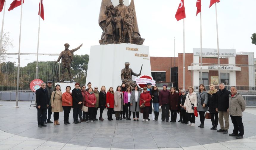 Manisalı kadınlar seçme ve seçilme haklarının yıldönümünü kutladı