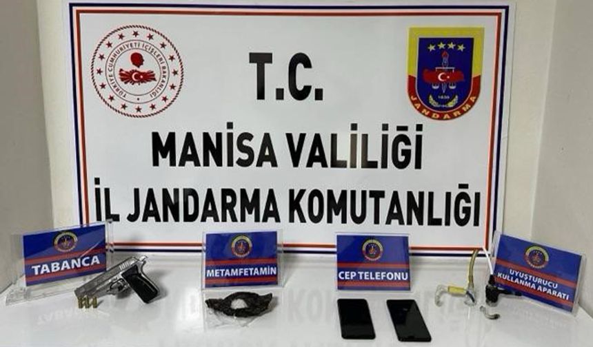 Manisa'da şüphe üzerine durdurulan araçta uyuşturucu ele geçirildi