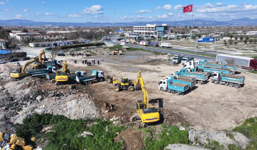 Üç günde bin 37 kamyon hafriyat kaldırıldı