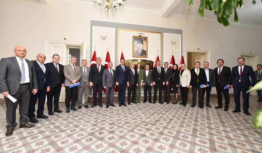 Manisalı başkanlar sahipsiz sokak hayvanları için birlikte hareket edecek