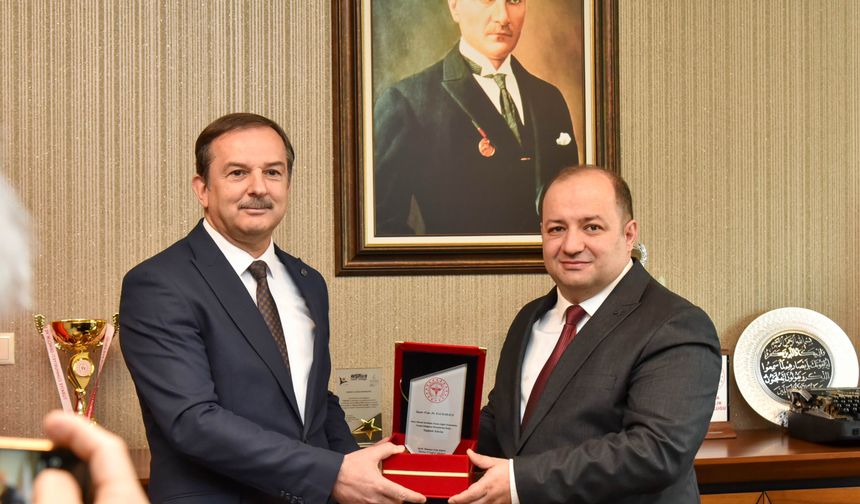 Manisa İl Sağlık Müdürlüğünde devir teslim töreni