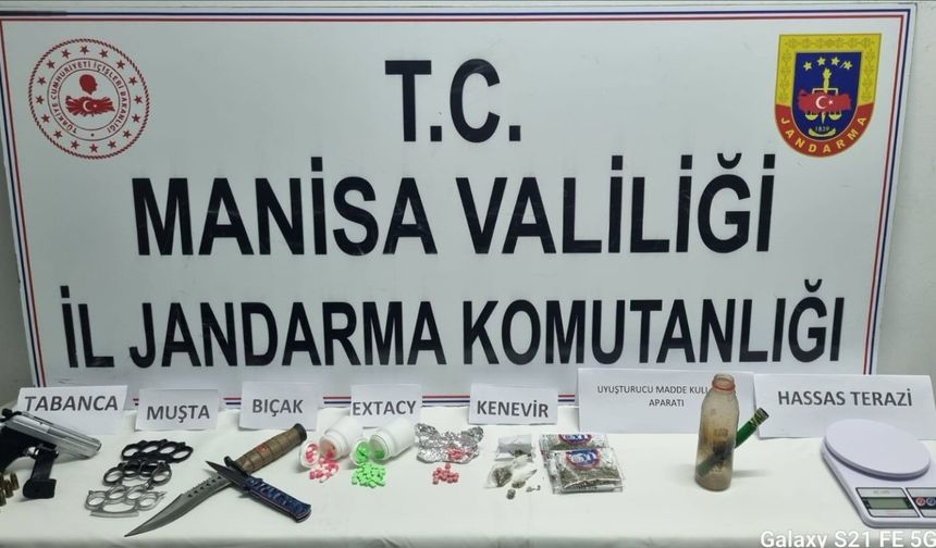 Manisa'da 5 adrese uyuşturucu operasyonu